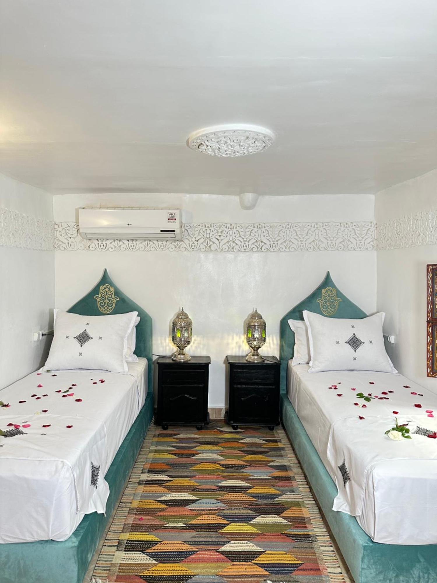 Dar Khmissa Fes Bed and Breakfast Exteriör bild