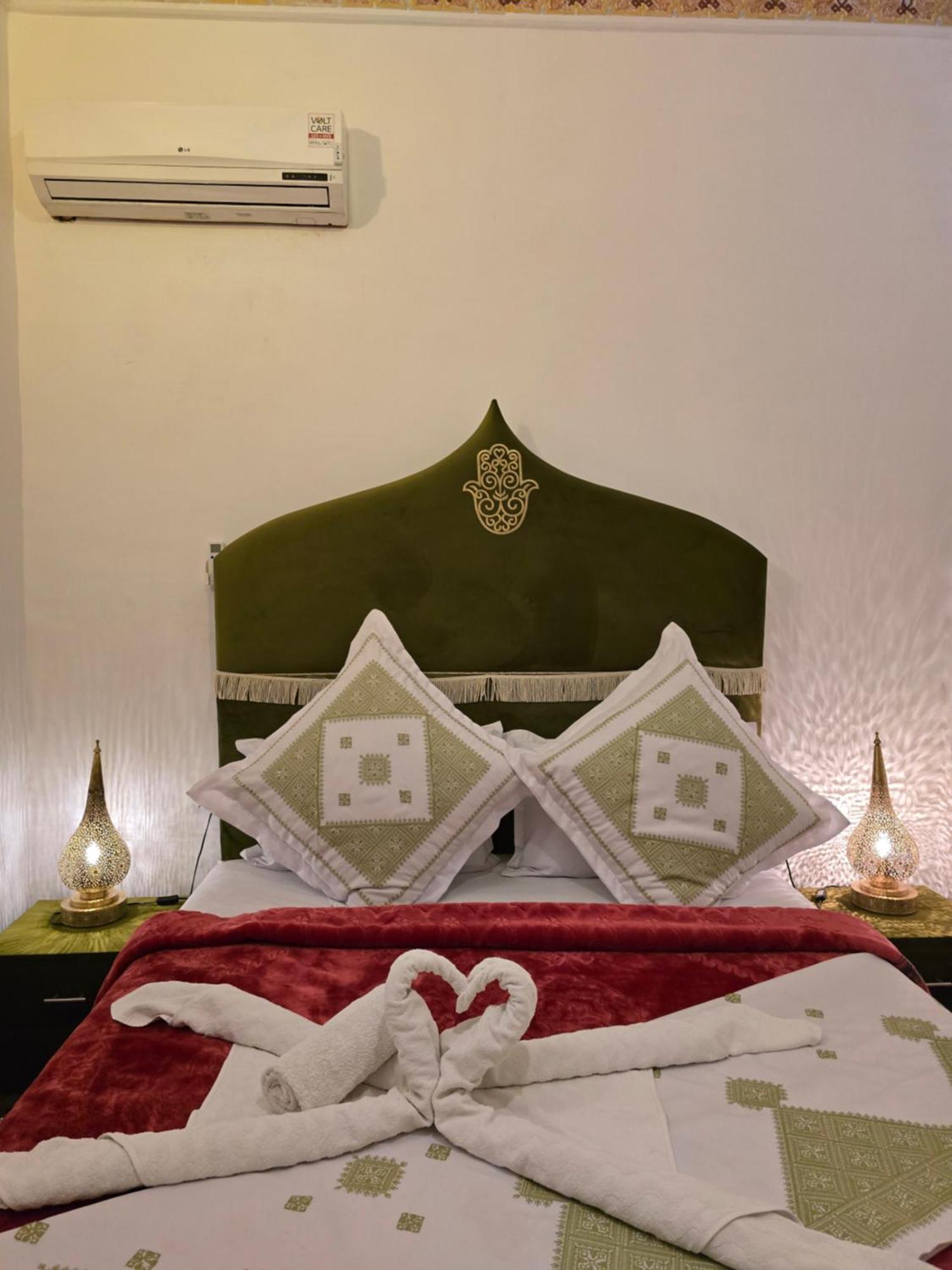 Dar Khmissa Fes Bed and Breakfast Exteriör bild